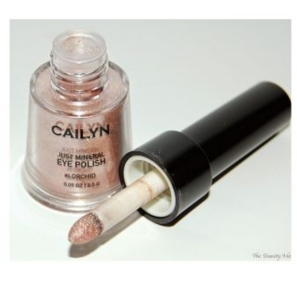 CAILYN EYE POLISH - ORCHID Made with 100% raw mineral powder - safe for sensitive eyes Highly pigmented satiny powder Built-in sponge tip allows smooth application and seamless blending Eye illuminating effect from light reflecting mica For a subtle hint of colour, wear it dry     Can be added to lip gloss, nail polish or mascara for added shimmer